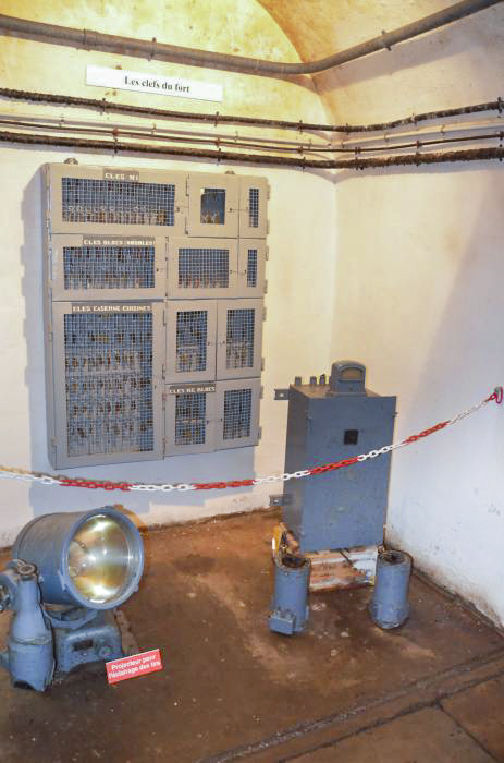 Ligne Maginot - SIMSERHOF - (Ouvrage d'artillerie) - Entrée des hommes
Armoires à clefs de l'ouvrage - D. Froehly
