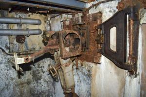 Ligne Maginot - SIMSERHOF - (Ouvrage d'artillerie) - Bloc 3
Créneau JM et canon 37
