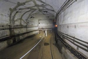 Ligne Maginot - SIMSERHOF - (Ouvrage d'artillerie) - Galeries de l'ouvrage
Noter les drainages au niveau des parements