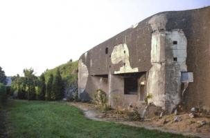 Ligne Maginot - MAULDE SUD - (Casemate d'infanterie - Double) - Vue latérale de la façade de tir.