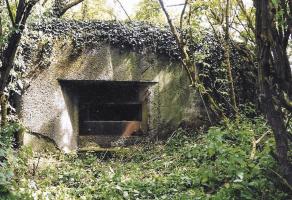 Ligne Maginot - ECLUSE DE RODIGNIES - (Blockhaus pour arme infanterie) - Situé à proximité de l'ecluse de Rodignies, sur la rive droite de l'Escaut.
