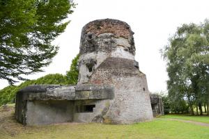 Ligne Maginot - LA TOUR - (Blockhaus pour canon) - 
