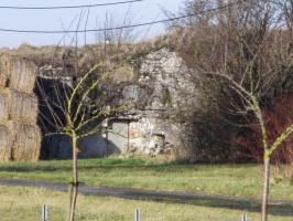Ligne Maginot - ETH - (Ouvrage d'infanterie) - Bloc 2
Blockhaus visible de la rue de Cartignies se dirigeant vers Eth.