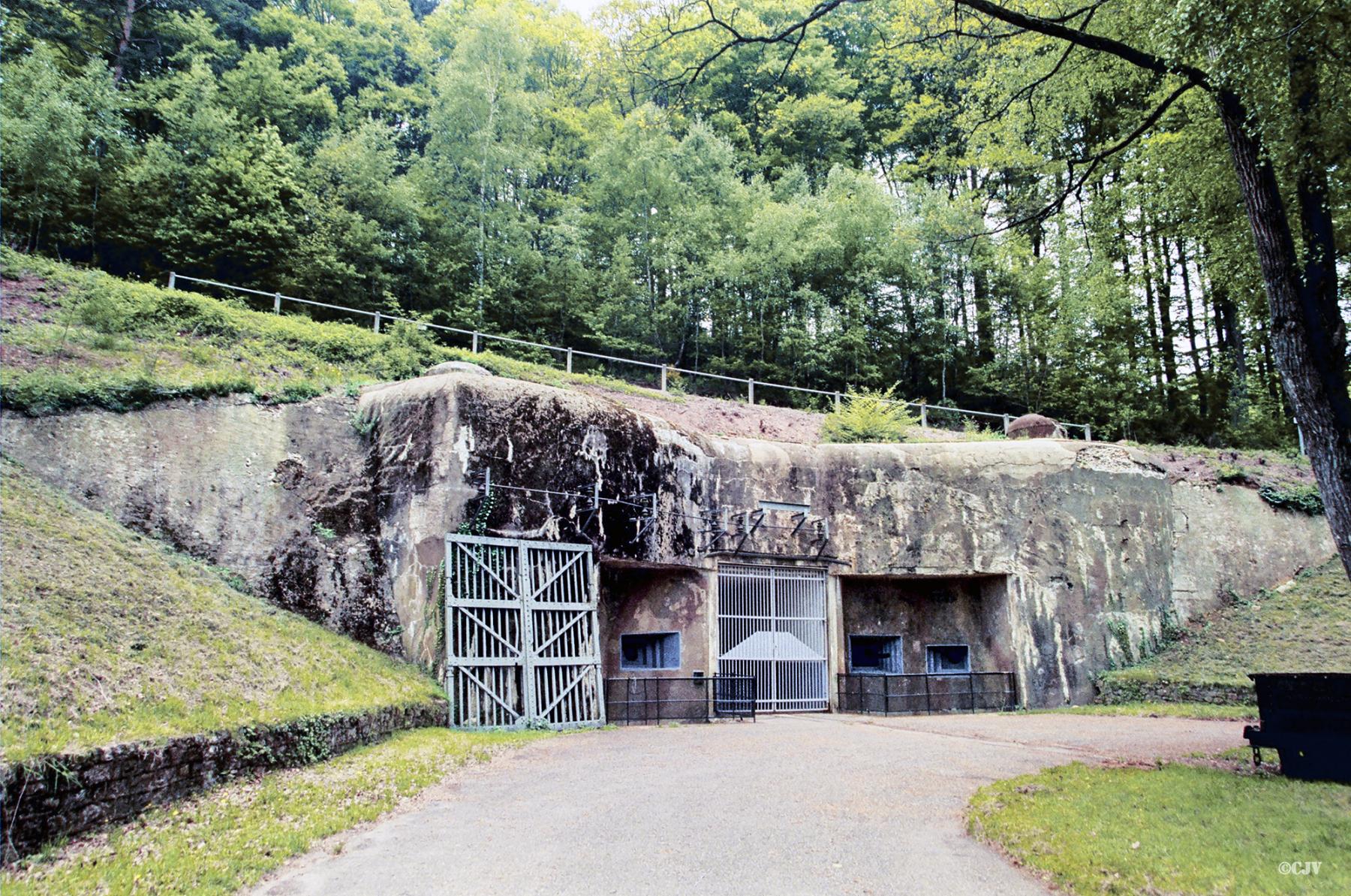 Ligne Maginot - SIMSERHOF - (Ouvrage d'artillerie) - Entrée munitions - Lia VERMEULEN