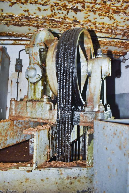 Ligne Maginot - SIMSERHOF - (Ouvrage d'artillerie) - Bloc 3
Treuil - Daniel Froehly
