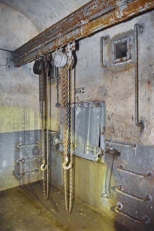 Ligne Maginot - SIMSERHOF - (Ouvrage d'artillerie) - Bloc 4
Trappe de la fosse à douilles du bloc - Daniel Froehly