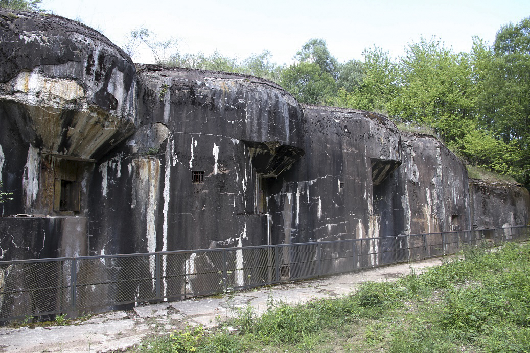 Ligne Maginot - SIMSERHOF - (Ouvrage d'artillerie) - Bloc 6
Après dégagement et nettoyage en 2014 - JOLAS, Jean-Michel