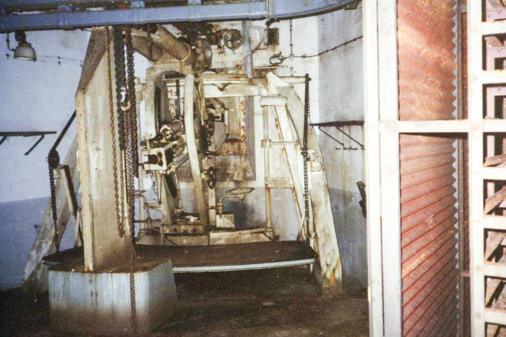 Ligne Maginot - SIMSERHOF - (Ouvrage d'artillerie) - Bloc 6
Canon obusier de 75/32 - JFK