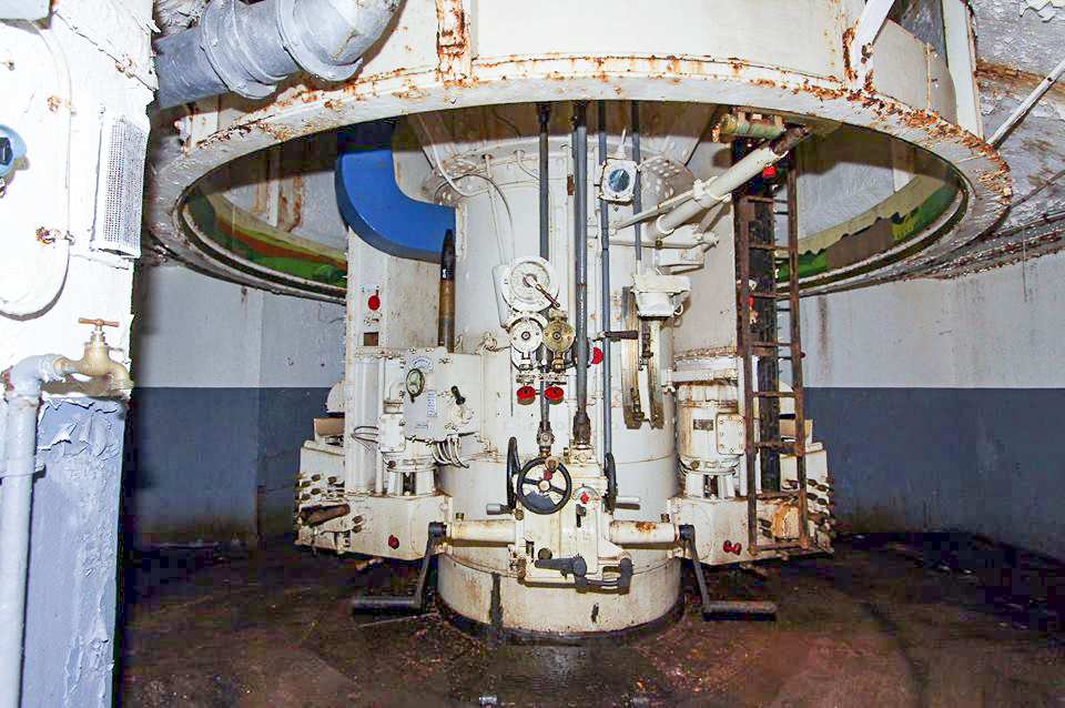 Ligne Maginot - Ouvrage d'artillerie du SIMSERHOF - Bloc 8
Tourelle de 75/33
Etage intermédiaire