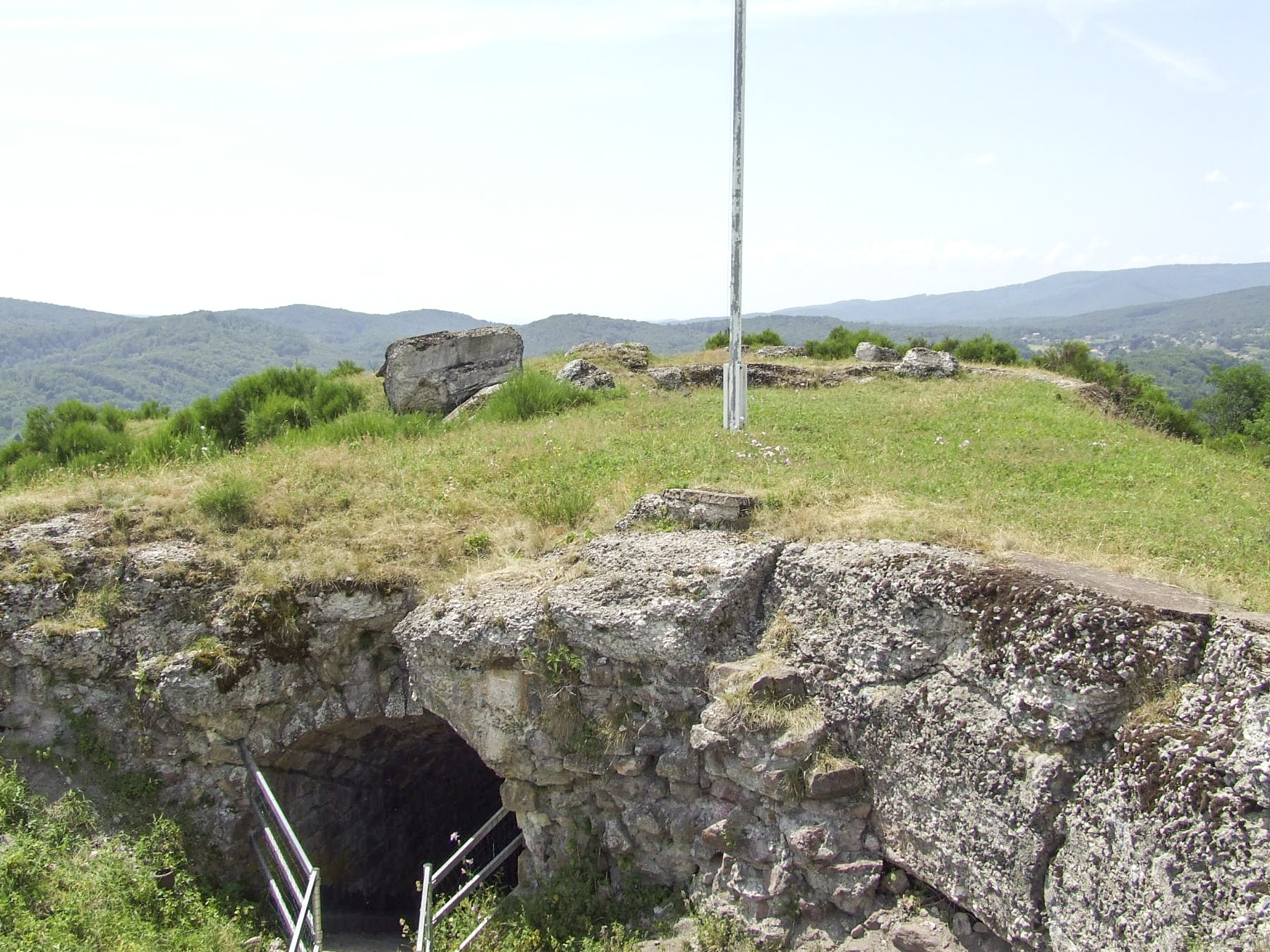 Ligne Maginot - FORT DE GIROMAGNY - (Position d'artillerie préparée) - Les puits des tourelles disparues - STENGER Mathieu