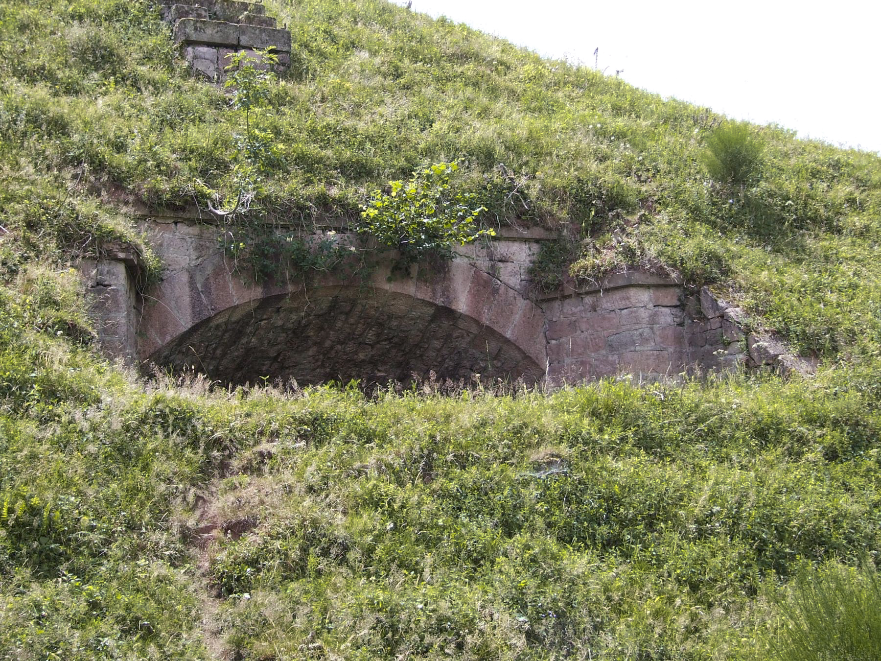 Ligne Maginot - FORT DE GIROMAGNY - (Position d'artillerie préparée) - L'embrasure d'une casemate à tir indirect - STENGER Mathieu