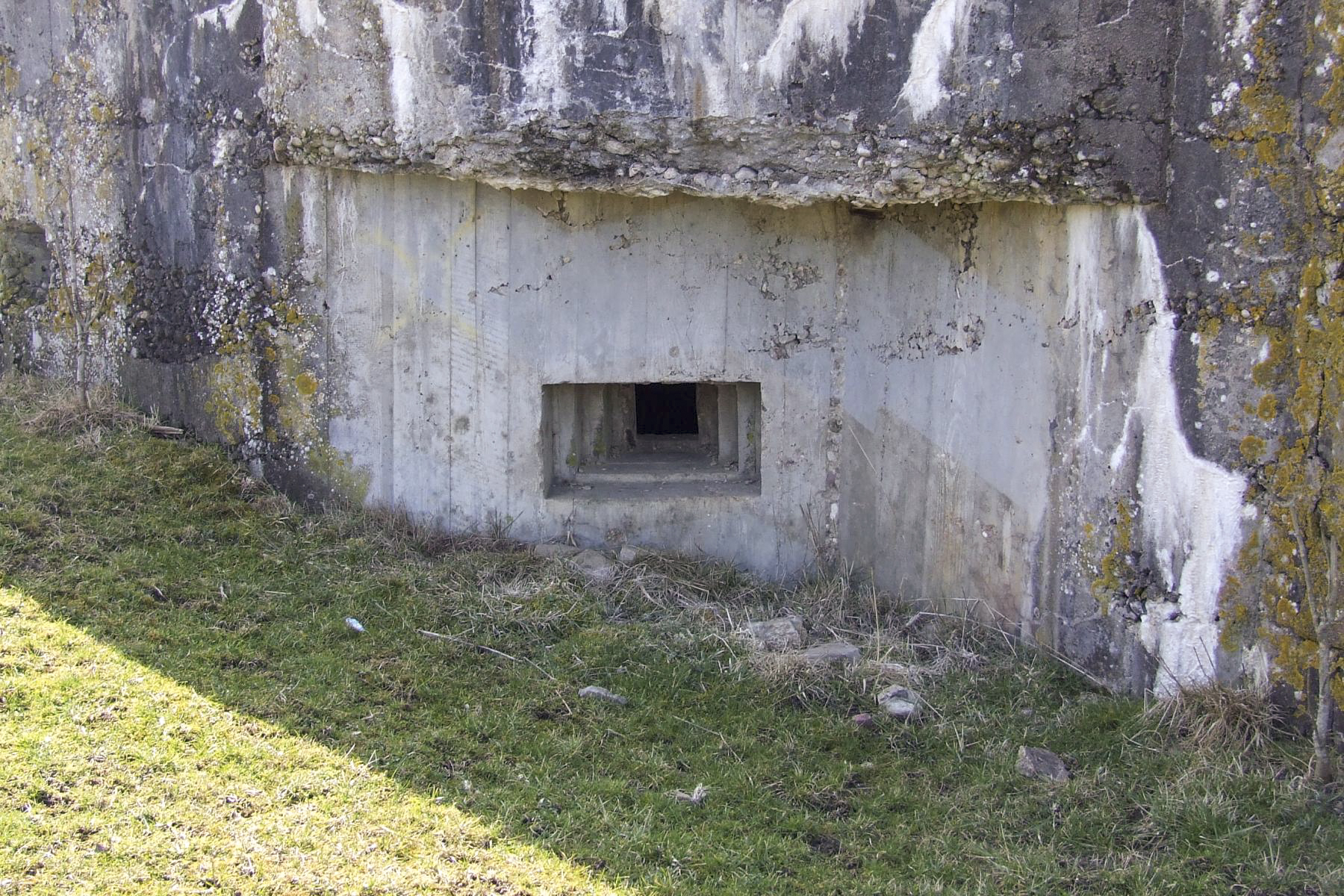 Ligne Maginot - LEKERSCH - (Blockhaus pour arme infanterie) - Le créneau de tir Est - STENGER Mathieu