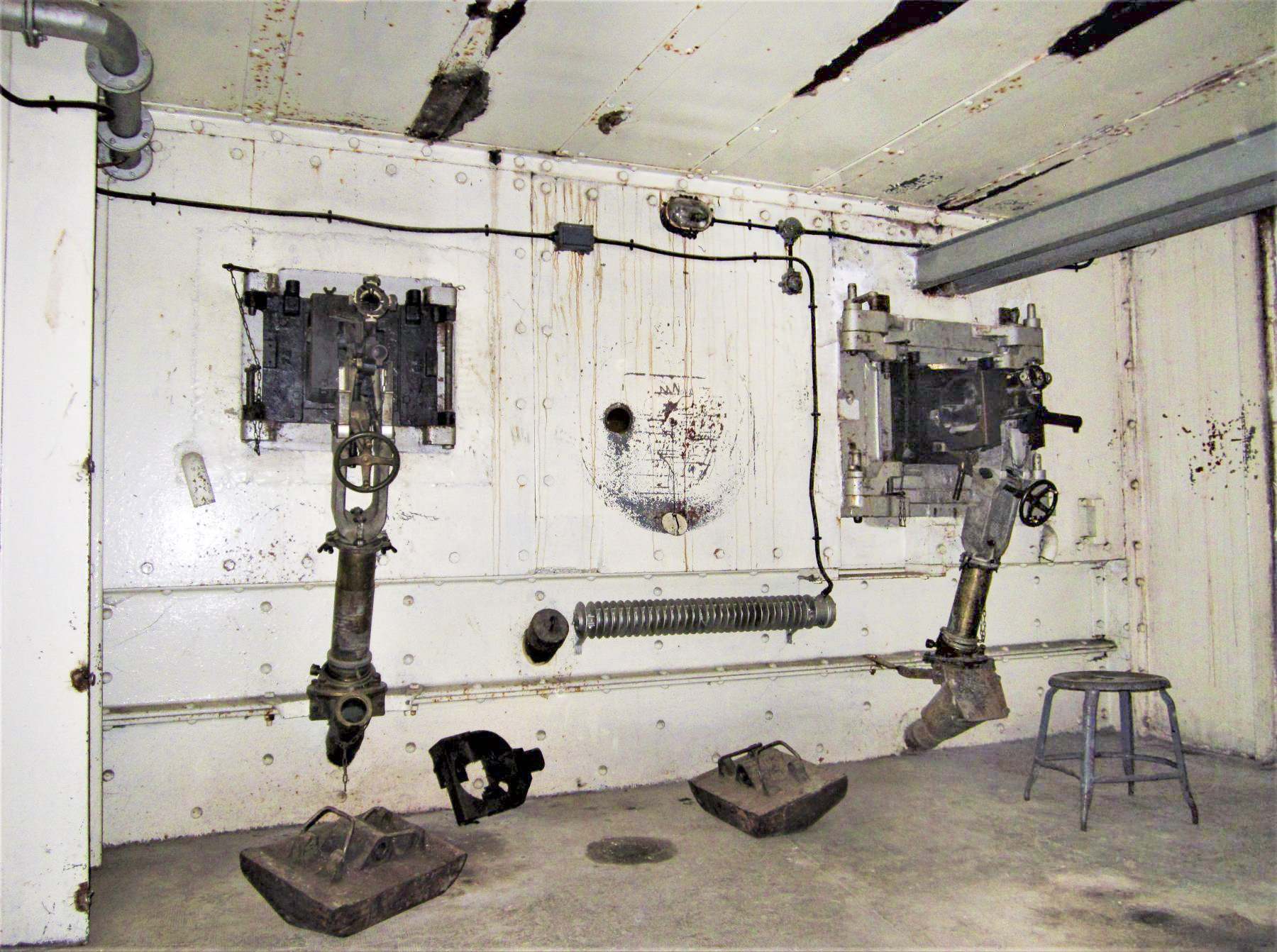 Ligne Maginot - SAINT GOBAIN - (Ouvrage d'infanterie) - Bloc 2
Chambre de tir JM/AC 47 - Gregory Fuchs
