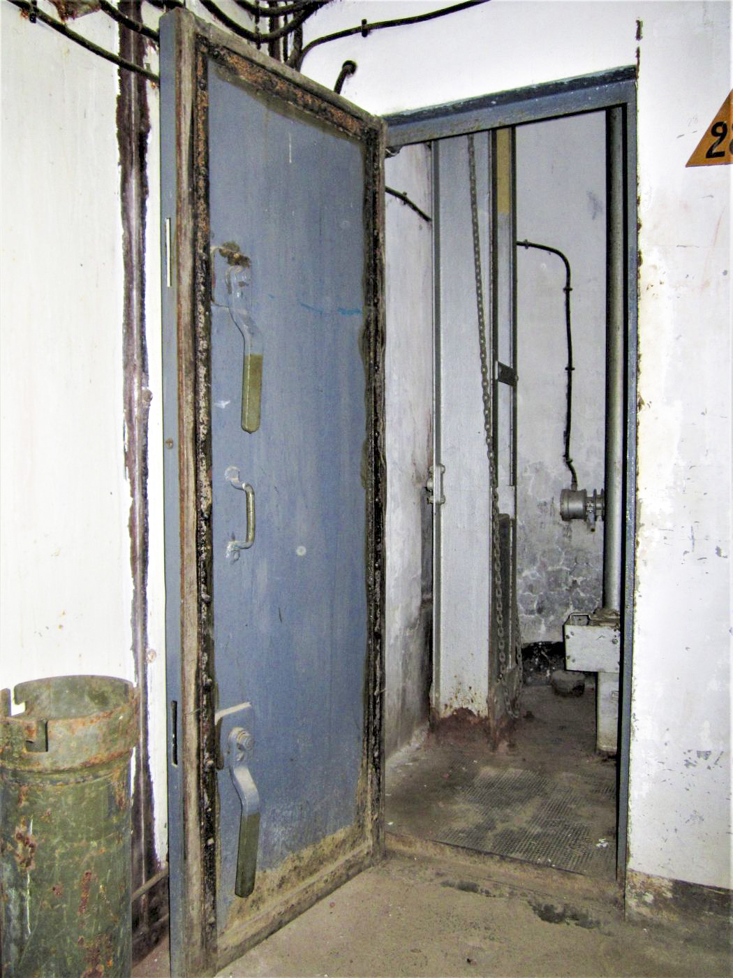 Ligne Maginot - SAINT GOBAIN - (Ouvrage d'infanterie) - Bloc 3
Porte étanche de la cloche GFM/J2 - Gregory Fuchs