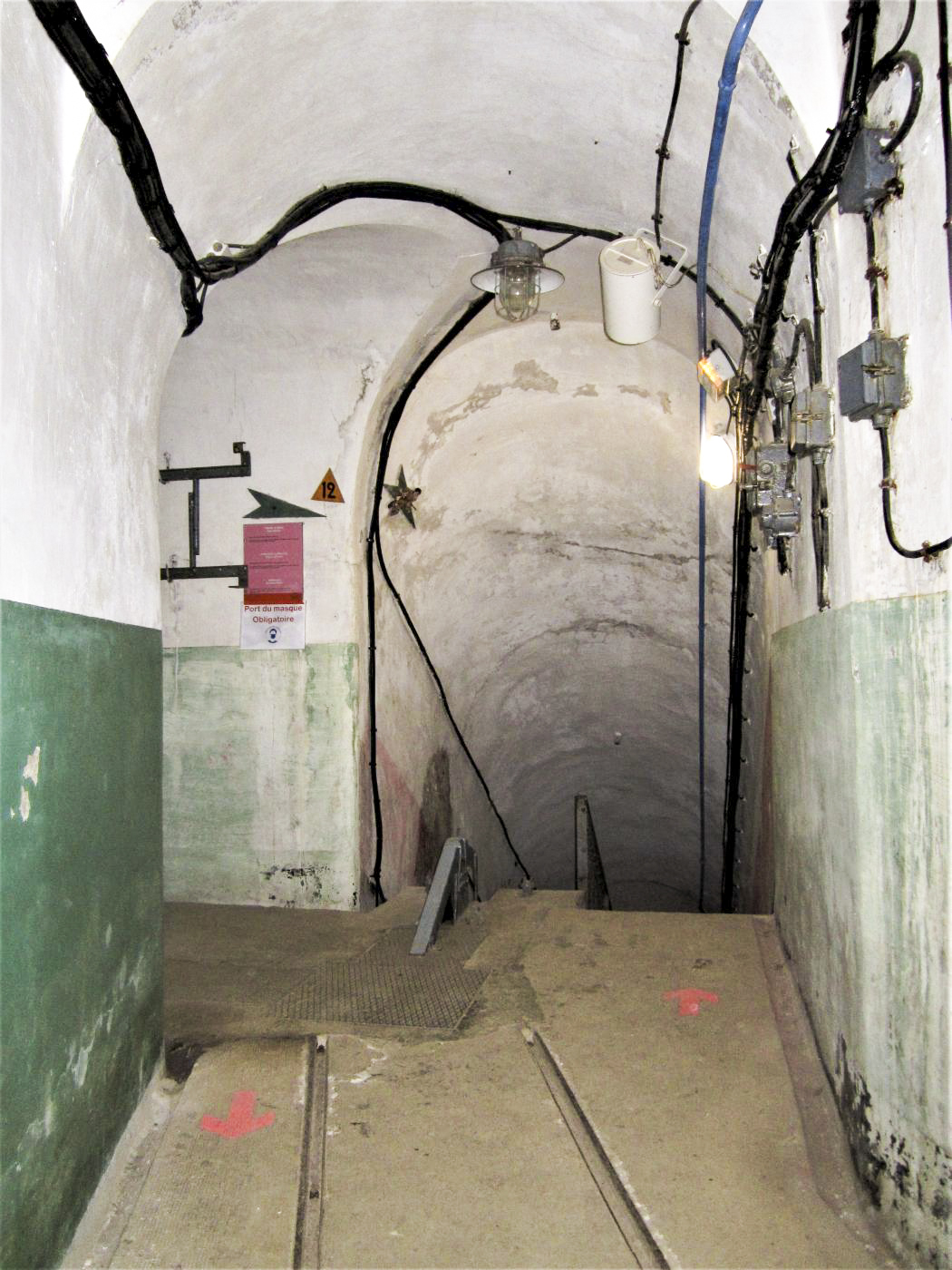 Ligne Maginot - SAINT GOBAIN - (Ouvrage d'infanterie) - Galerie vers le bloc 4
Accès au plan incliné - Gregory Fuchs