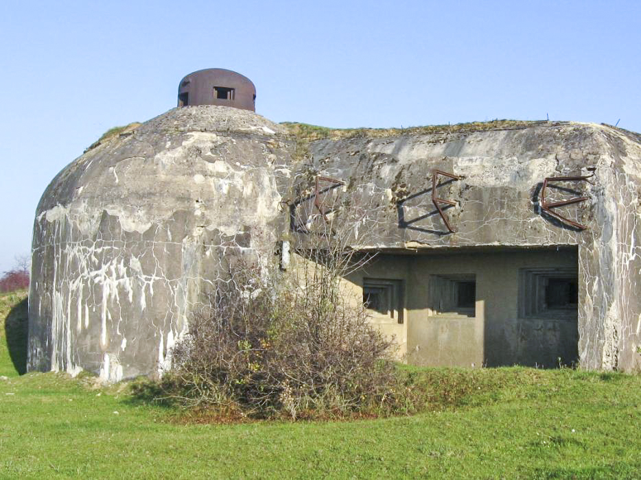 Ligne Maginot - SEELBERG OUEST - (Casemate d'infanterie) - Façade de la chambre de tir - Christian LENHARD