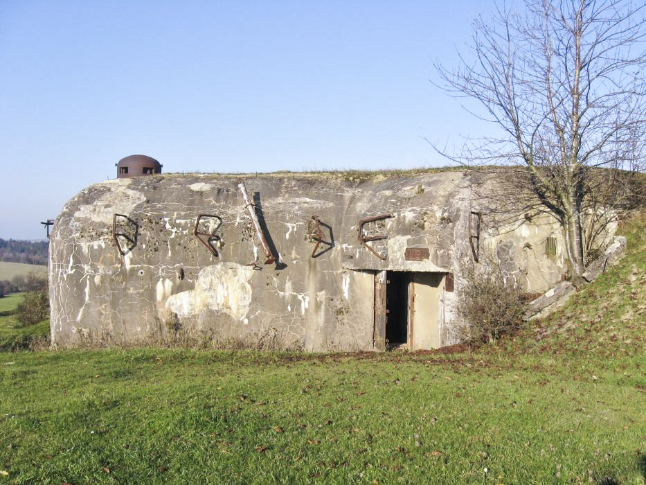 Ligne Maginot - SEELBERG OUEST - (Casemate d'infanterie) - Façade arrière et l'entrée - Christian LENHARD