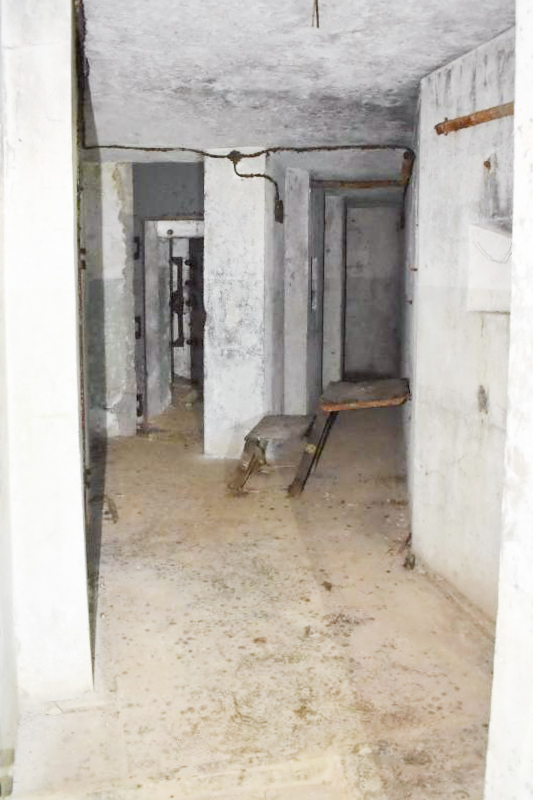 Ligne Maginot - SEELBERG OUEST - (Casemate d'infanterie) - Couloir; au fond à gauche l'accès à la sortie de secours - Daniel Froehly
