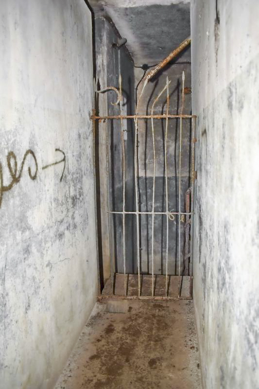 Ligne Maginot - SEELBERG OUEST - (Casemate d'infanterie) - Couloir vers l'étage inférieur et sa grille - Daniel Froehly