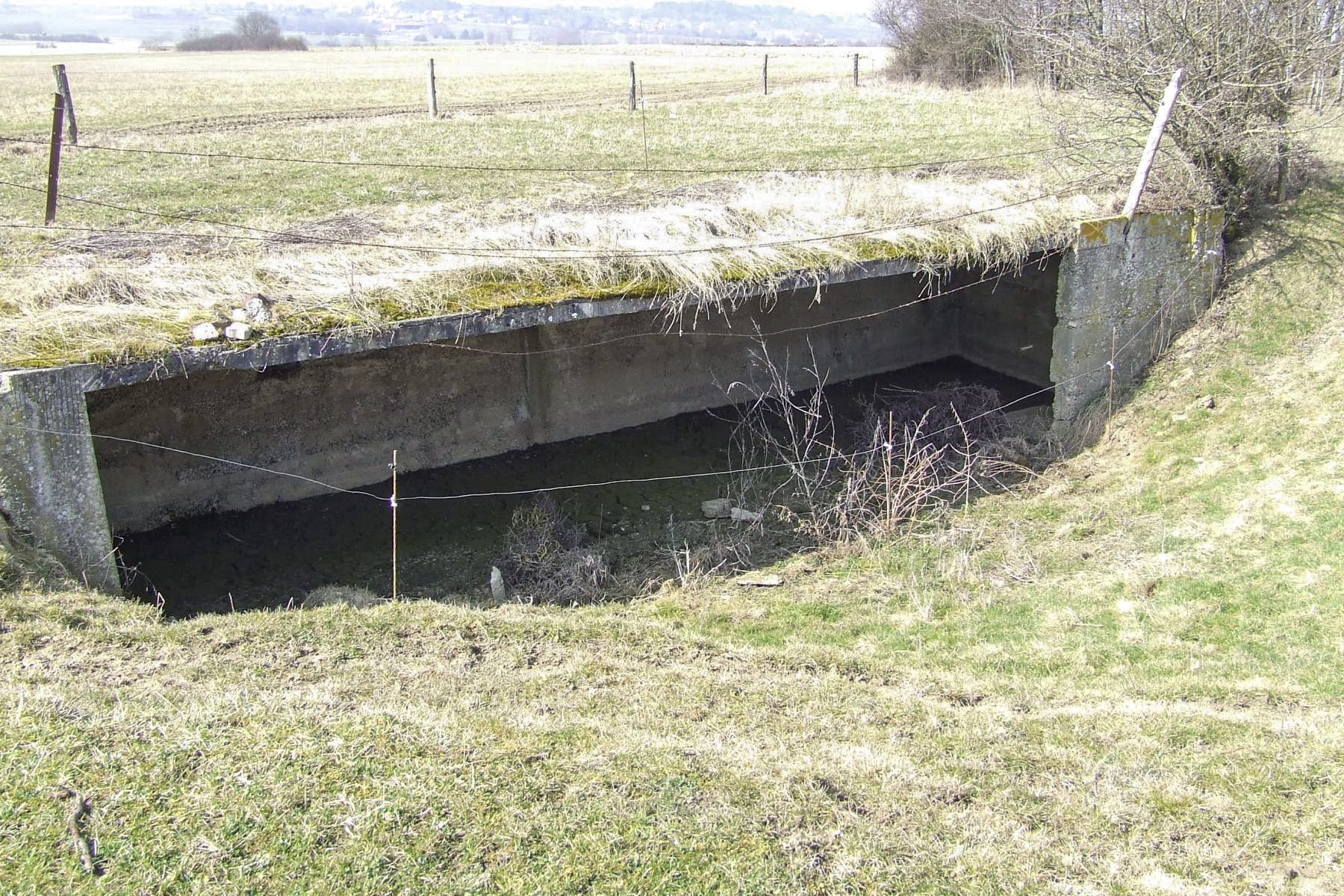 Ligne Maginot - SINNERSBERG OUEST - (Casemate d'infanterie) - La boîte à sable en béton pour l'entrainement au tir - STENGER Mathieu