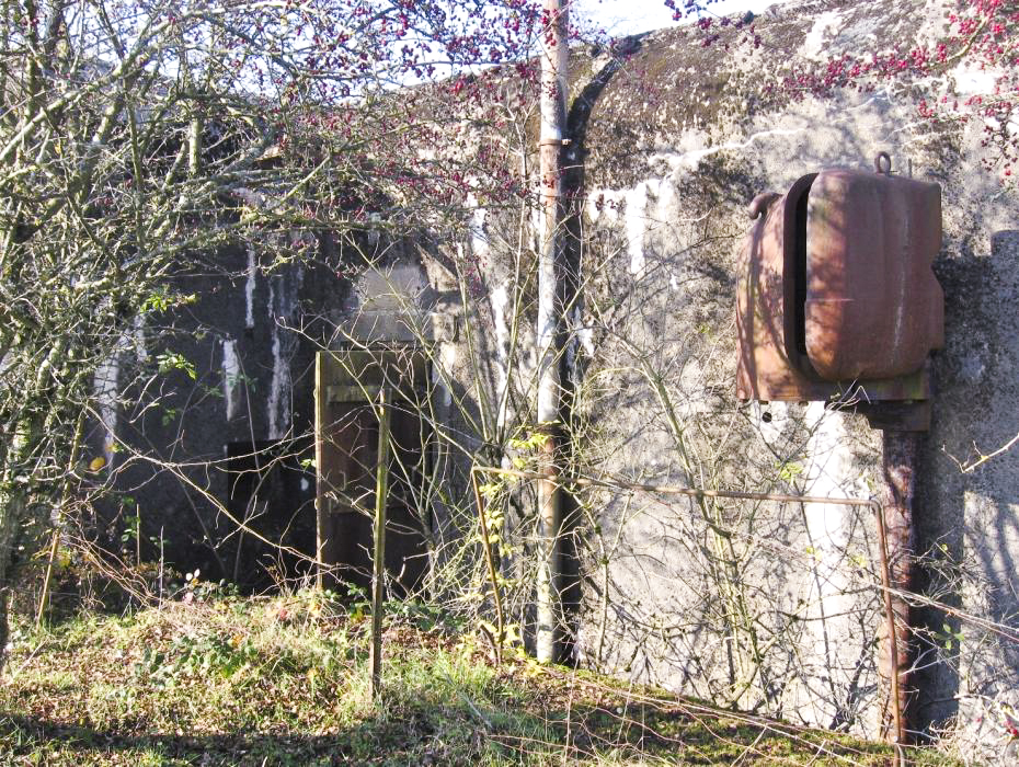 Ligne Maginot - SINNERSBERG EST - (Casemate d'infanterie) - Facade arrière et l'entrée - Christian LENHARD