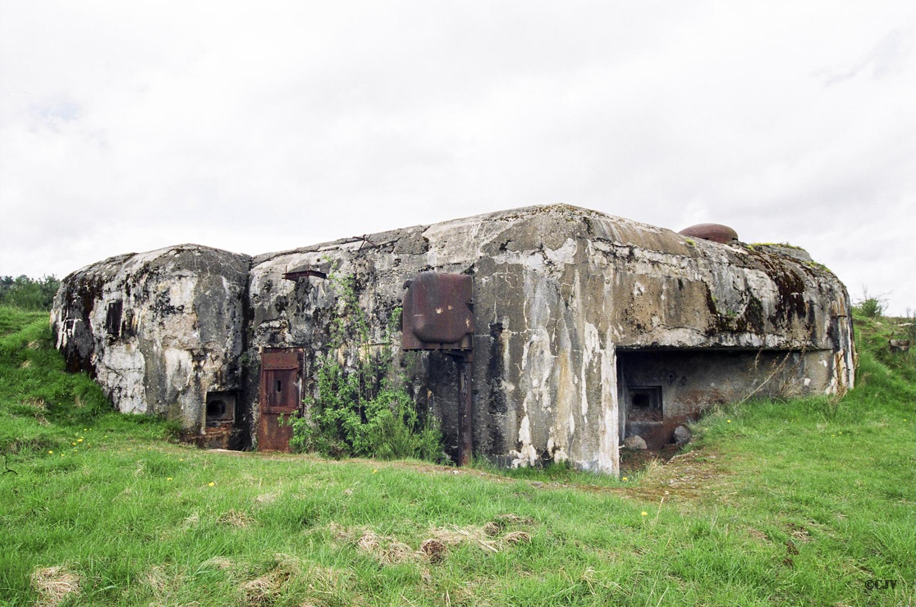Ligne Maginot - CHAMP D'AVIATION OUEST - (Casemate d'infanterie) -  - Lia VERMEULEN