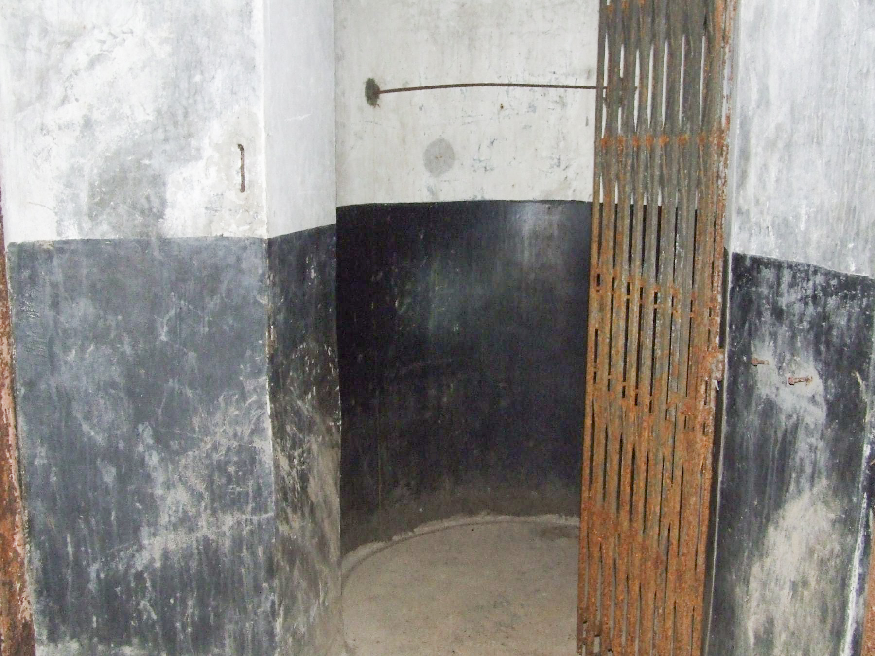 Ligne Maginot - FREUDENBERG - (Casemate d'infanterie) - Le local de stockage sous le puits de la cloche GFM - STENGER Mathieu