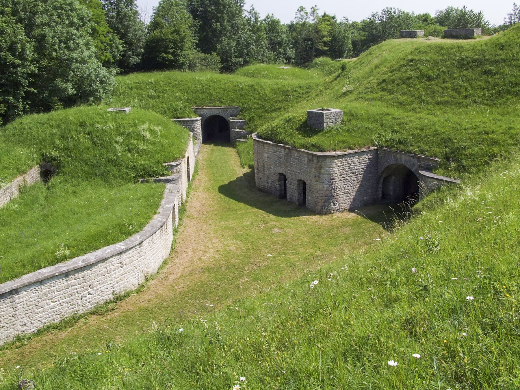 Ligne Maginot - BATTERIE DES ROCHES - (Position d'artillerie préparée) - Le rempart d'artillerie - STENGER Mathieu
