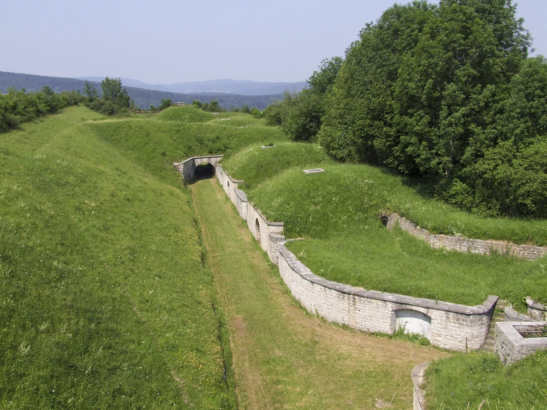 Ligne Maginot - BATTERIE DES ROCHES - (Position d'artillerie préparée) - Le rempart d'artillerie - STENGER Mathieu