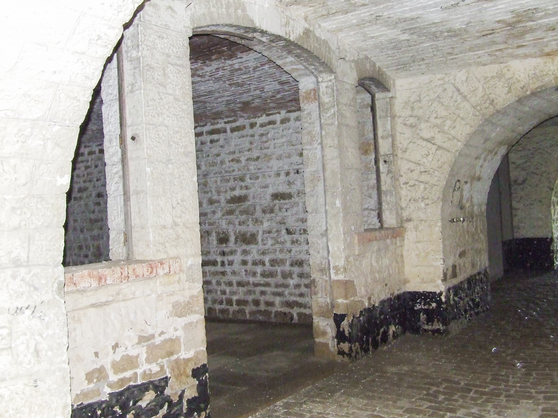 Ligne Maginot - BATTERIE DES ROCHES - (Position d'artillerie préparée) - L'intérieur de la caserne. - STENGER Mathieu