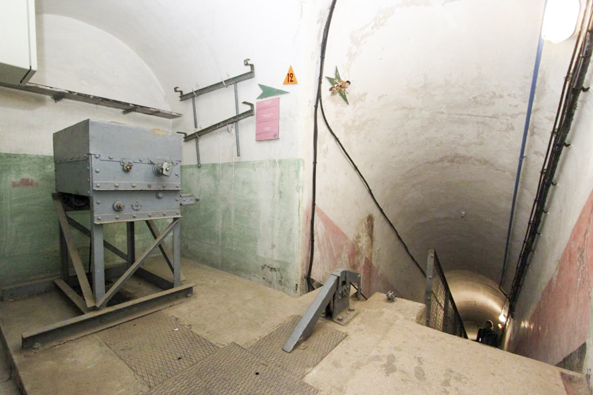 Ligne Maginot - SAINT GOBAIN - (Ouvrage d'infanterie) - Bloc 4
Le treuil manuel du monte wagonnet équipant le plan incliné