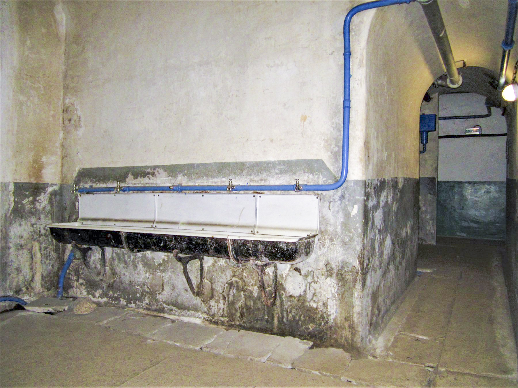 Ligne Maginot - SAINT GOBAIN - (Ouvrage d'infanterie) - Bloc 2
Lavabo - Gregory Fuchs