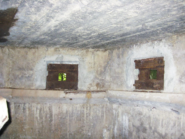 Ligne Maginot - HASPELSCHIEDT 4 (AVANT POSTE) - (Blockhaus pour arme infanterie) - Créneaux FM - Christian LENHARD