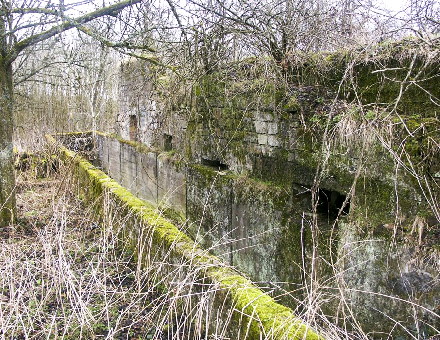 Ligne Maginot - LEGERET - M1BIS - (Blockhaus pour arme infanterie) - Vue coté avant du blockhaus - Pascal LAMBERT