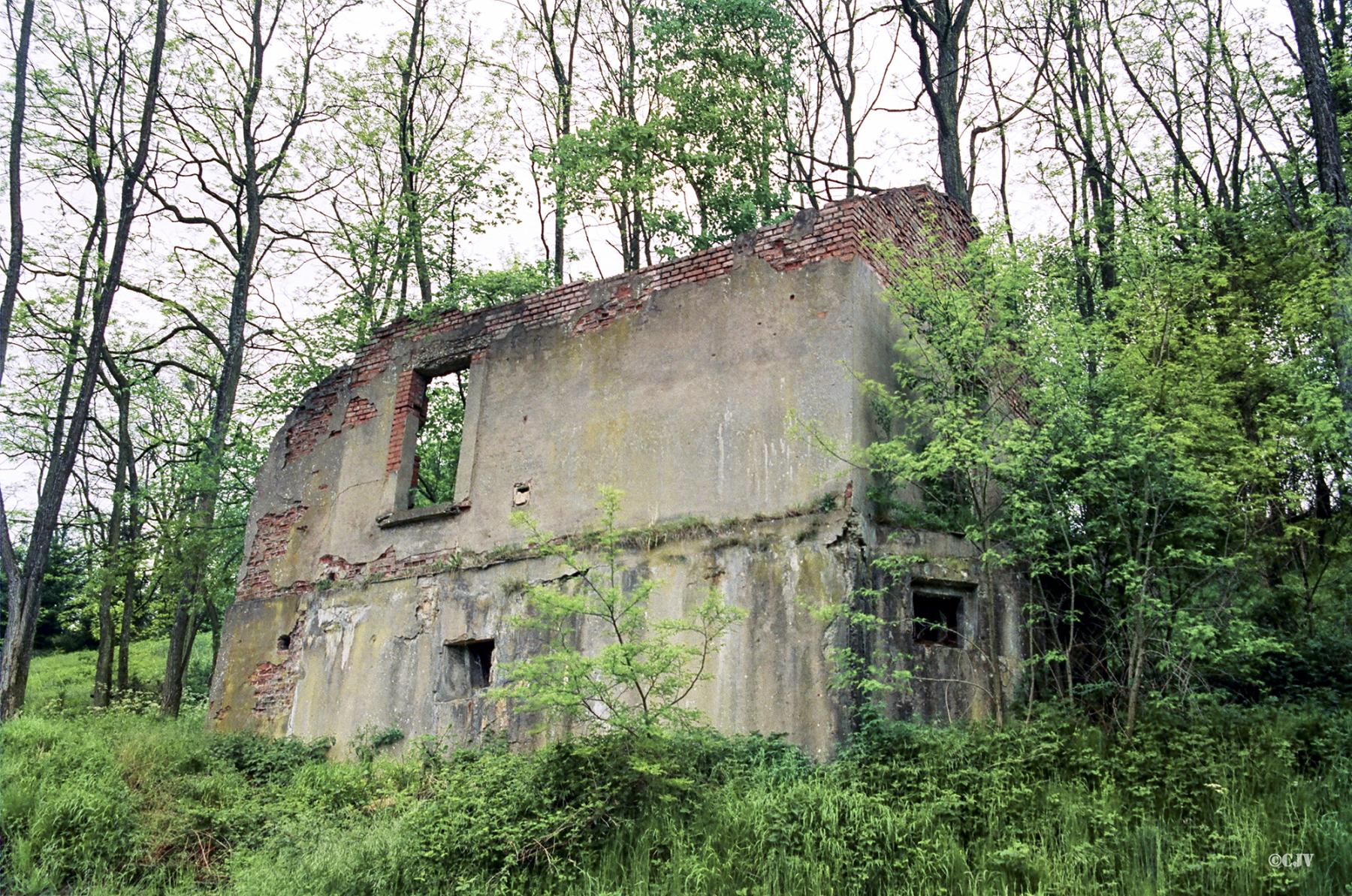 Ligne Maginot - LIEDERSCHIEDT - MAISON FORTE - (Poste GRM - Maison Forte) - Vue extérieur - Lia VERMEULEN