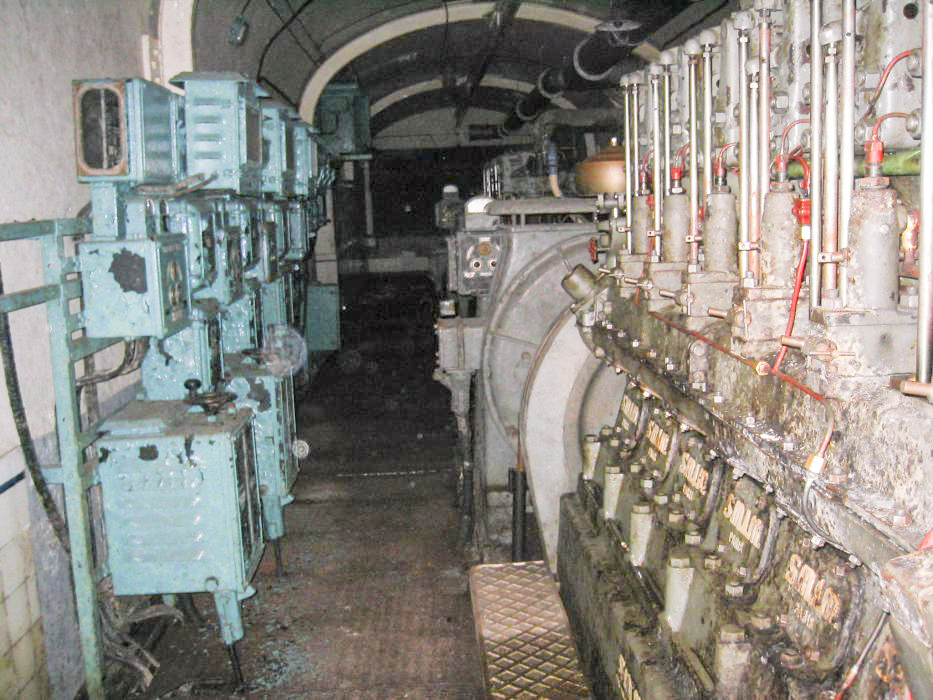 Ligne Maginot - OTTERBIEL - (Ouvrage d'artillerie) - Usine électrique
Groupes électrogènes à moteurs SMIM de 125 CV  - KIMMEL Jean-François