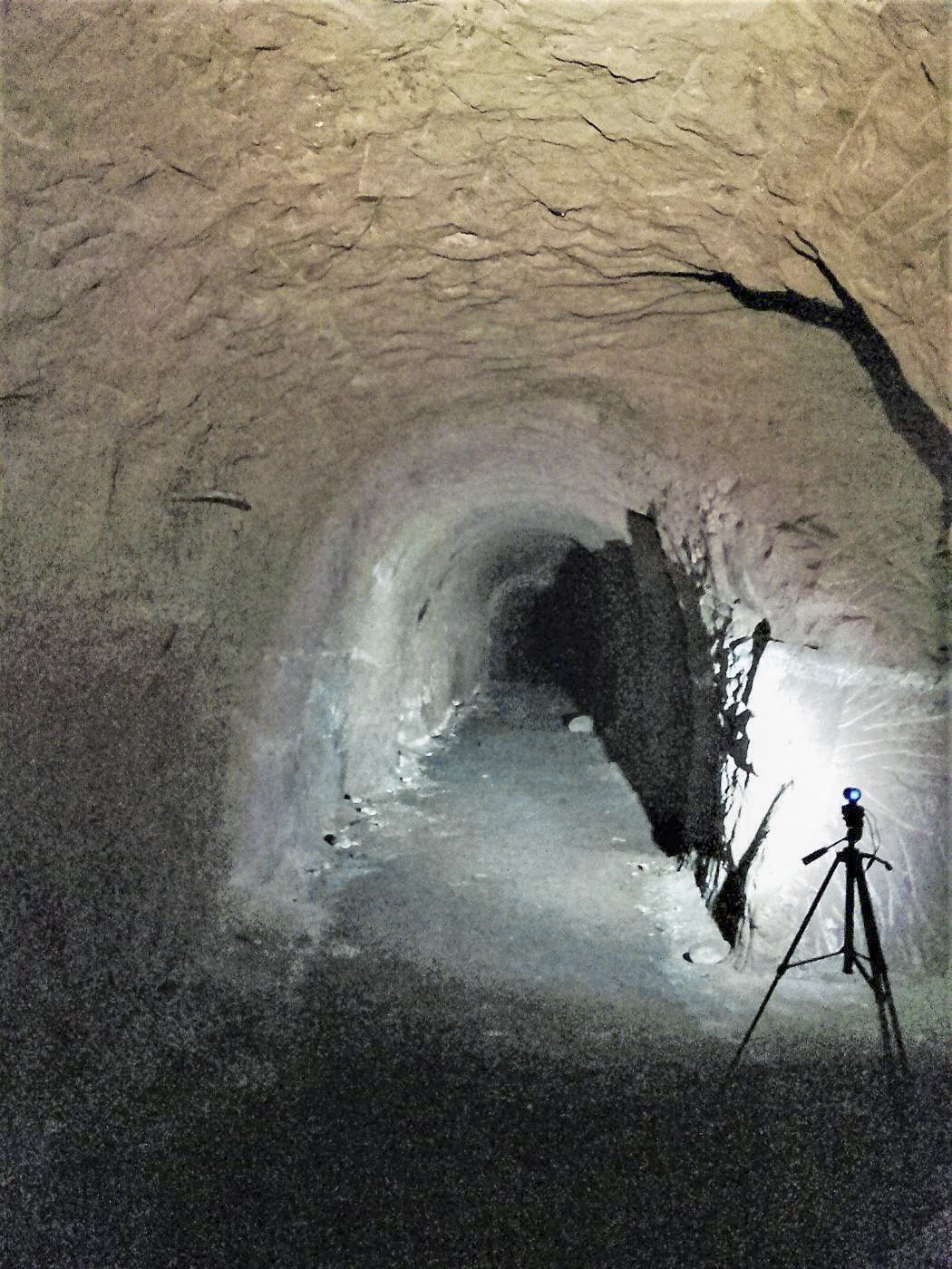 Ligne Maginot - RAMSTEIN - PC375 - (PC de Sous-Quartier) - Galerie du fond - Béheffe
