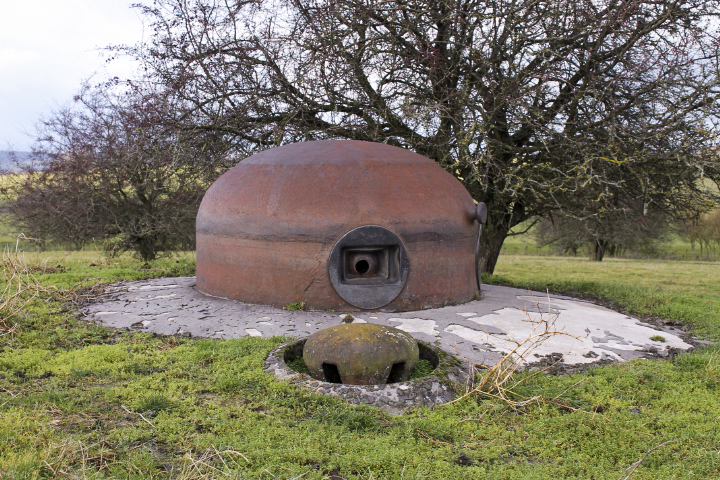 Ligne Maginot - Ouvrage d'infanterie du HAUT POIRIER - Bloc 2 
Cloche GFM type B, reconnaissable à ses créneaux dotés de rotules
