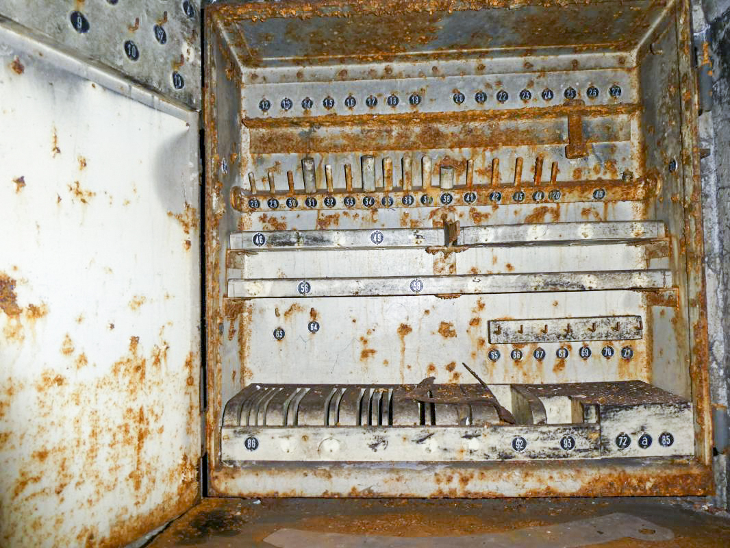Ligne Maginot - HAUT POIRIER - (Ouvrage d'infanterie) - Bloc 2
Armoire à outillage pour la tourelle - ELLENA - CUNY
