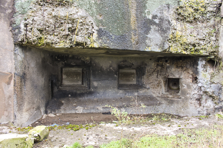 Ligne Maginot - HAUT POIRIER - (Ouvrage d'infanterie) - Bloc 3 
Créneaux de tir - Christian LENHARD
