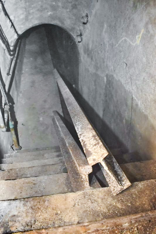 Ligne Maginot - HAUT POIRIER - (Ouvrage d'infanterie) - Egout visitable; escalier d'accès - Daniel Froehly