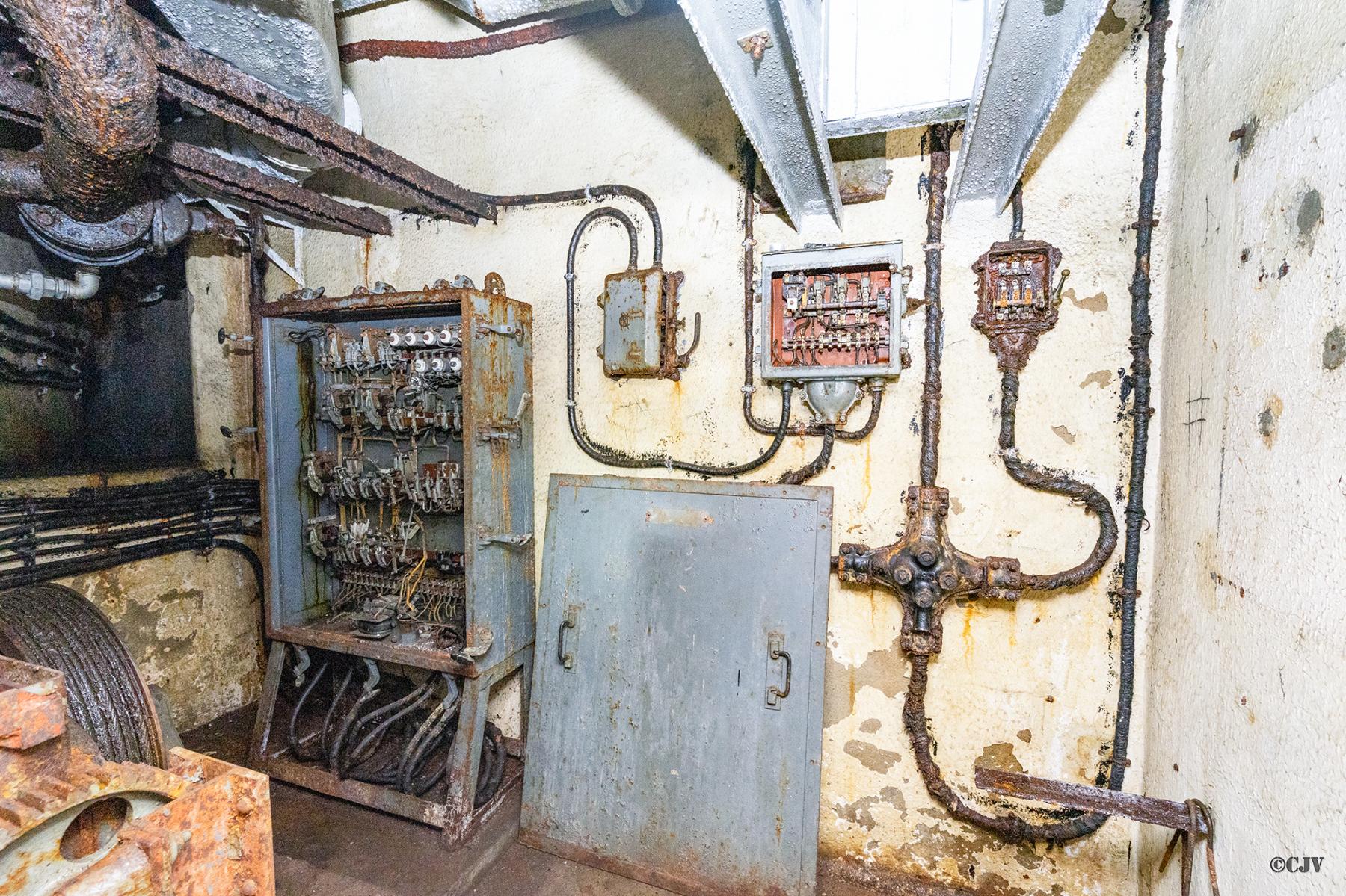 Ligne Maginot - HAUT POIRIER - (Ouvrage d'infanterie) - Monte-charge - Lia VERMEULEN