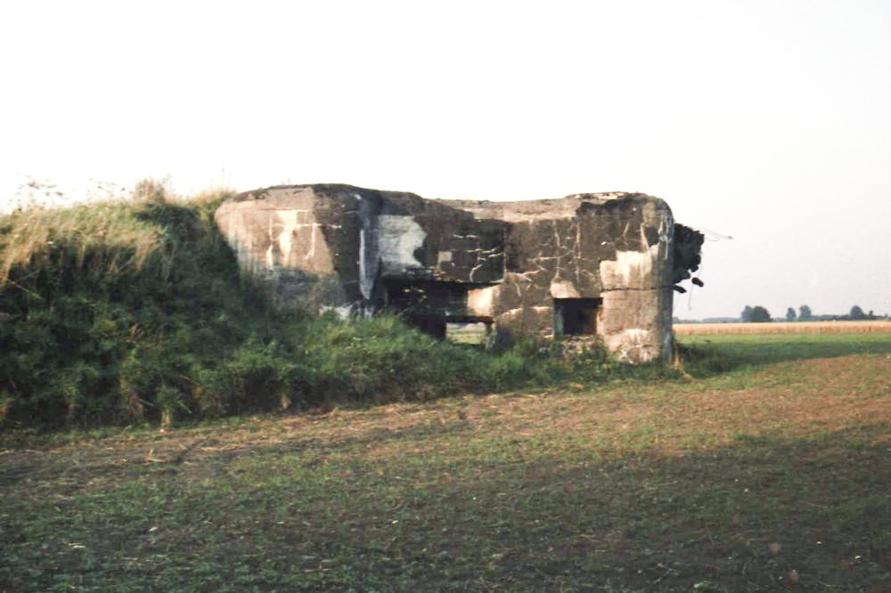 Ligne Maginot - MAULDE SUD OUEST GAUCHE - (Casemate d'infanterie - Simple) - Vue arrière, face d'entrée hommes et materiel. - legarsdunord