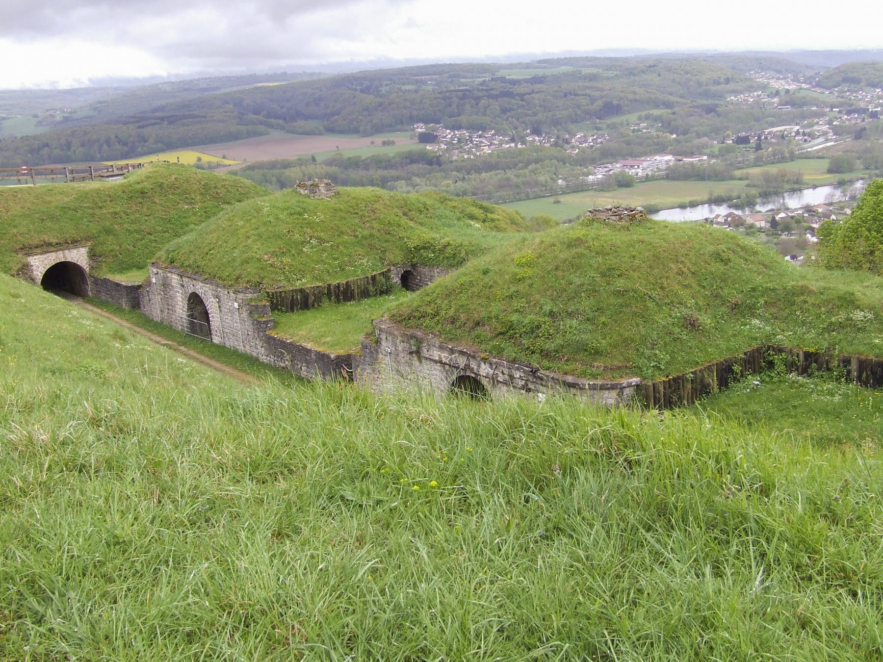 Ligne Maginot - FORT DU MONT-BART - (PC de Sous-Secteur) - Les plates-formes d'artillerie du fort. - STENGER Mathieu