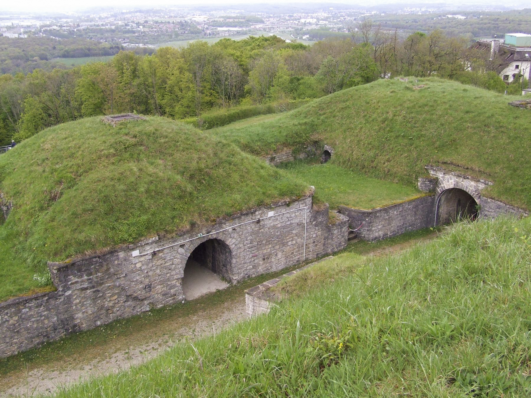 Ligne Maginot - FORT DU MONT-BART - (PC de Sous-Secteur) - Les plates-formes d'artillerie du fort. - STENGER Mathieu
