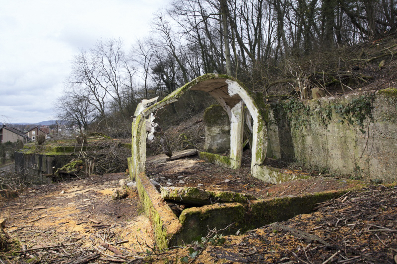 Ligne Maginot - CB4 - (Blockhaus pour canon) - A proximité immédiate, les vestiges d'un local annexe. - www.arnaultjl-photo.com