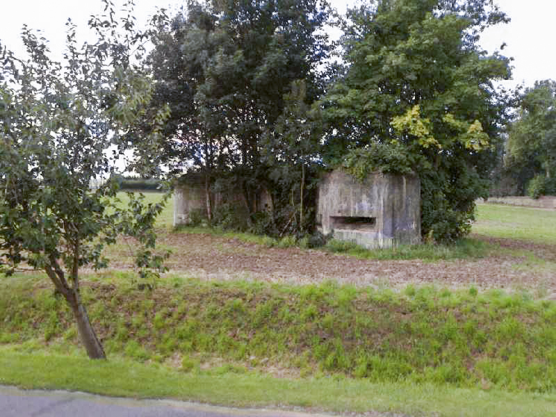 Ligne Maginot - A48 - CHATEAU DE SAULTAIN - (Blockhaus lourd type STG / STG-FCR - Double) - Vue des créneaux d'observation - Google Streetview