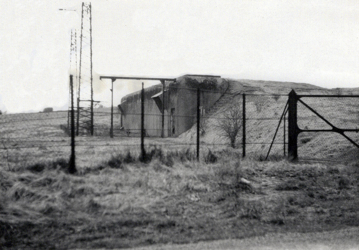 Ligne Maginot - XIVRY CIRCOURT - (Infrastructures électriques) - Photo prise lors d'une visite du secteur par la famille du sergent américain Bonnie en 1967 - Bonnie familly
