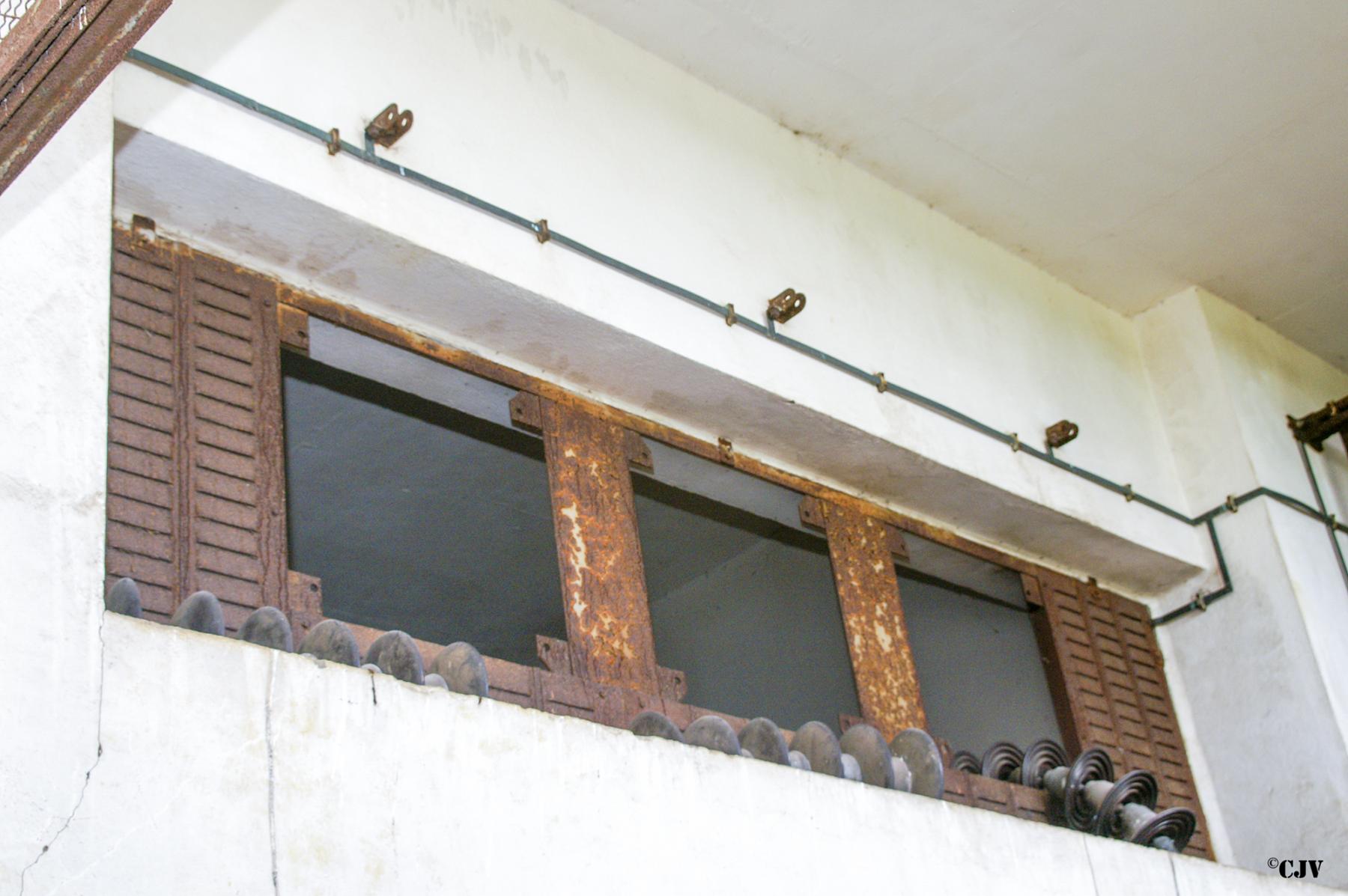 Ligne Maginot - XIVRY CIRCOURT ( Infrastructures électriques ) - Entrée des câbles 65 KV - Lia VERMEULEN