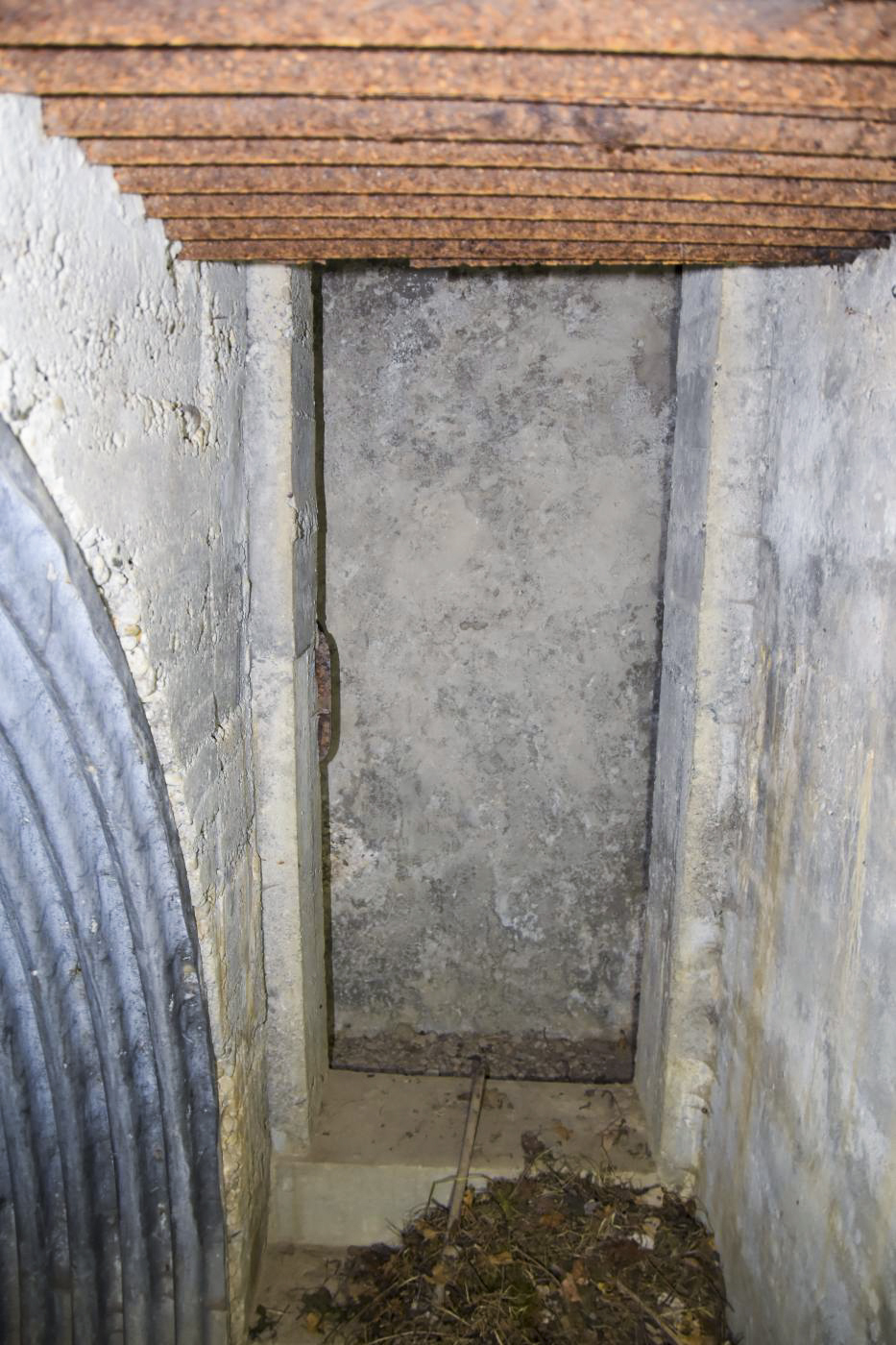 Ligne Maginot - GEISSMATTEN 3 - (Abri) - Le couloir vers l'entrée nord avec la porte murée - Daniel Froehly